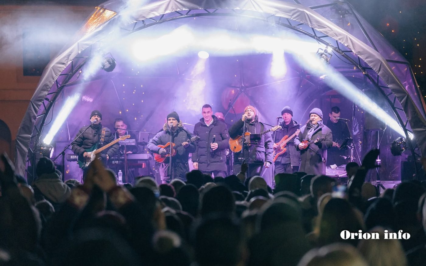 Bosutski Bećari na zimskom koncertu pred publikom